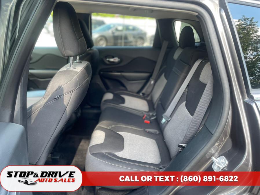 2014 Jeep Cherokee 4WD 4dr Latitude, available for sale in East Windsor, Connecticut | Stop & Drive Auto Sales. East Windsor, Connecticut 2014 Jeep Cherokee 4WD 4dr Latitude, available for sale in East Windsor, Connecticut | Stop & Drive Auto Sales. East Windsor, Connecticut