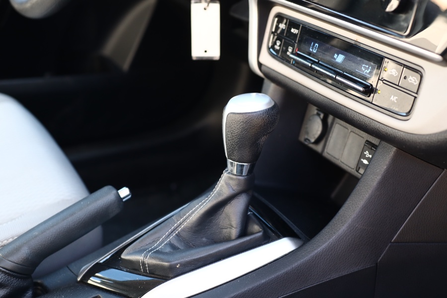 Used Toyota Corolla LE CVT (Natl) 2018 | Hillside Auto Mall Inc.. Jamaica, New York Used Toyota Corolla LE CVT (Natl) 2018 | Hillside Auto Mall Inc.. Jamaica, New York