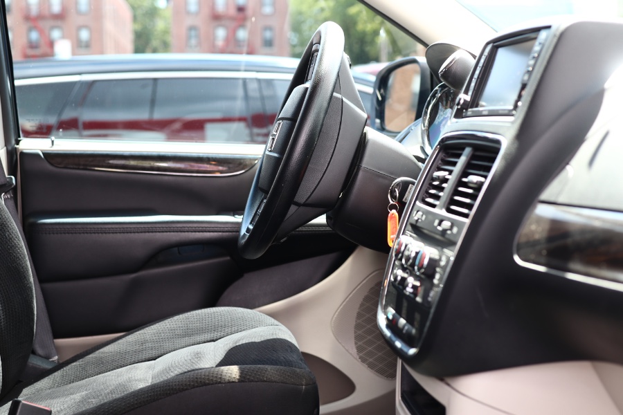 Used Dodge Grand Caravan SE Plus Wagon 2018 | Hillside Auto Mall Inc.. Jamaica, New York Used Dodge Grand Caravan SE Plus Wagon 2018 | Hillside Auto Mall Inc.. Jamaica, New York