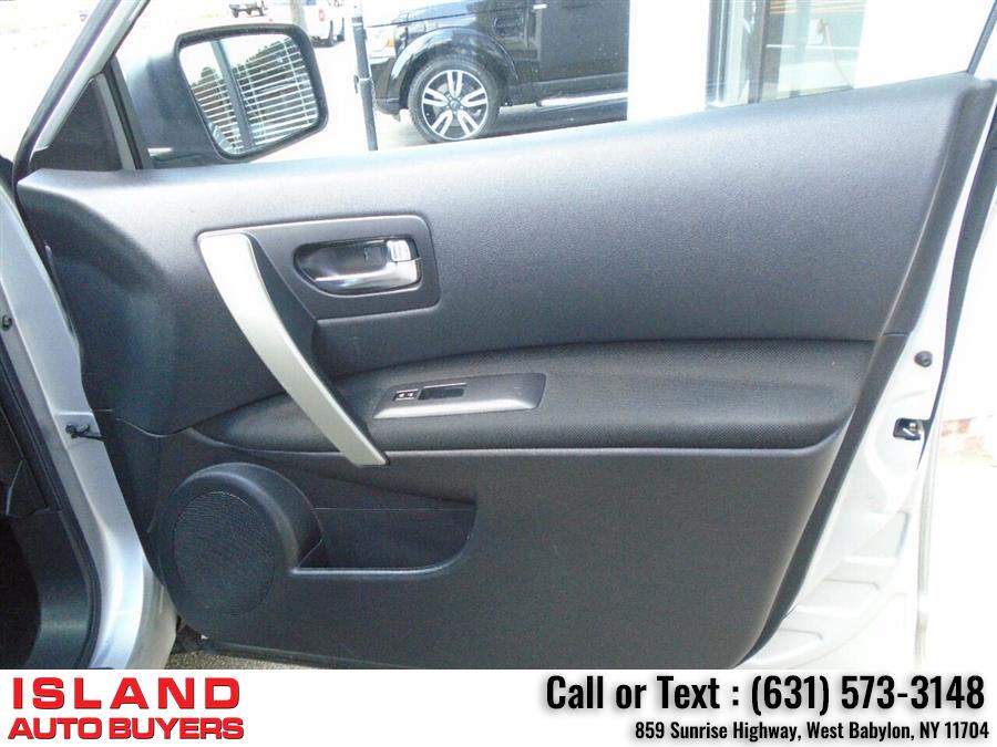 2013 Nissan Rogue SV AWD 4dr Crossover, available for sale in West Babylon, New York | Island Auto Buyers. West Babylon, New York 2013 Nissan Rogue SV AWD 4dr Crossover, available for sale in West Babylon, New York | Island Auto Buyers. West Babylon, New York