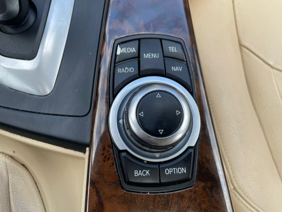 2013 BMW 3 Series 4dr Sdn 328i xDrive AWD SULEV, available for sale in Manchester, Connecticut | Carsonmain LLC. Manchester, Connecticut 2013 BMW 3 Series 4dr Sdn 328i xDrive AWD SULEV, available for sale in Manchester, Connecticut | Carsonmain LLC. Manchester, Connecticut