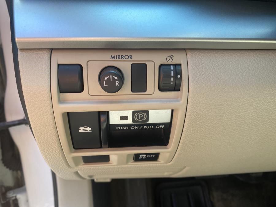 2013 Subaru Outback 4dr Wgn H4 Auto 2.5i Premium, available for sale in Old Saybrook, Connecticut | Saybrook Auto Barn. Old Saybrook, Connecticut 2013 Subaru Outback 4dr Wgn H4 Auto 2.5i Premium, available for sale in Old Saybrook, Connecticut | Saybrook Auto Barn. Old Saybrook, Connecticut