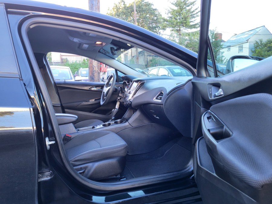Used Chevrolet Cruze 4dr Sdn CVT 2019 | Champion Used Auto Sales 2. Newark , New Jersey Used Chevrolet Cruze 4dr Sdn CVT 2019 | Champion Used Auto Sales 2. Newark , New Jersey