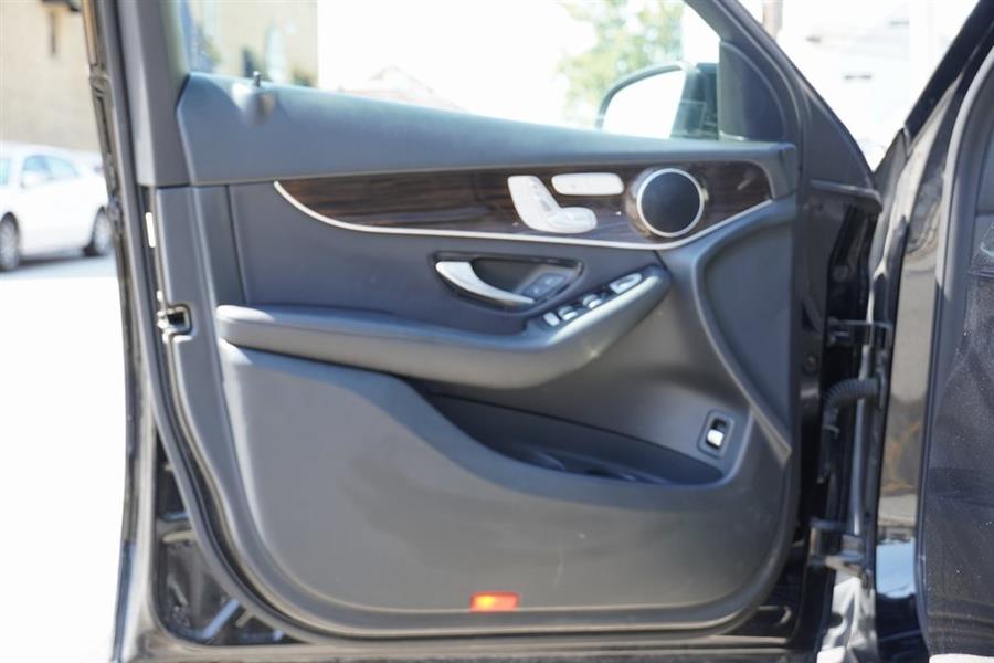 Used Mercedes-benz Glc GLC 300 2020 | Auto Expo Ent Inc.. Great Neck, New York Used Mercedes-benz Glc GLC 300 2020 | Auto Expo Ent Inc.. Great Neck, New York