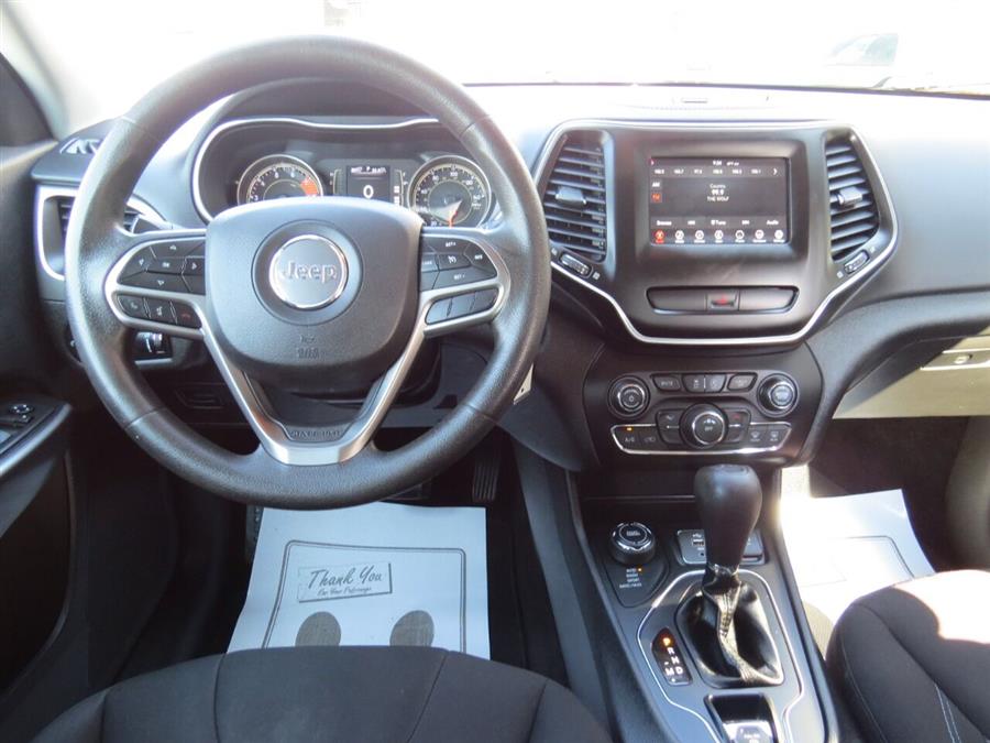 2019 Jeep Cherokee Latitude 4x4 4dr SUV, available for sale in Auburn, Maine | Lake City Exports Inc. Auburn, Maine 2019 Jeep Cherokee Latitude 4x4 4dr SUV, available for sale in Auburn, Maine | Lake City Exports Inc. Auburn, Maine