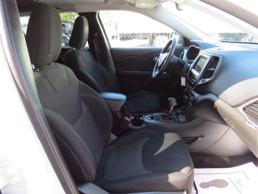 2019 Jeep Cherokee Latitude 4x4 4dr SUV, available for sale in Auburn, Maine | Lake City Exports Inc. Auburn, Maine 2019 Jeep Cherokee Latitude 4x4 4dr SUV, available for sale in Auburn, Maine | Lake City Exports Inc. Auburn, Maine