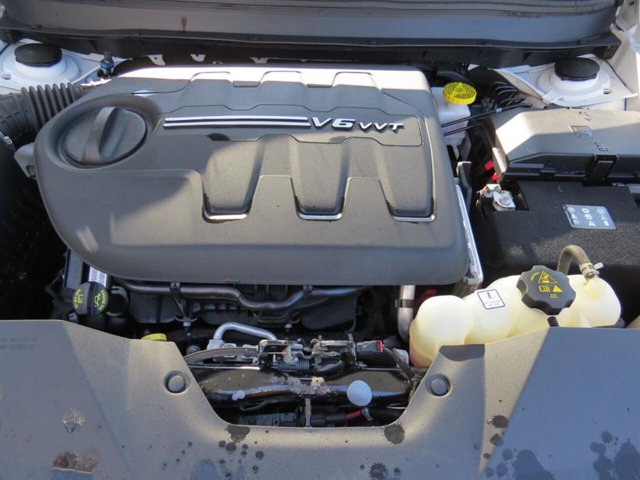 2019 Jeep Cherokee Latitude 4x4 4dr SUV, available for sale in Auburn, Maine | Lake City Exports Inc. Auburn, Maine 2019 Jeep Cherokee Latitude 4x4 4dr SUV, available for sale in Auburn, Maine | Lake City Exports Inc. Auburn, Maine