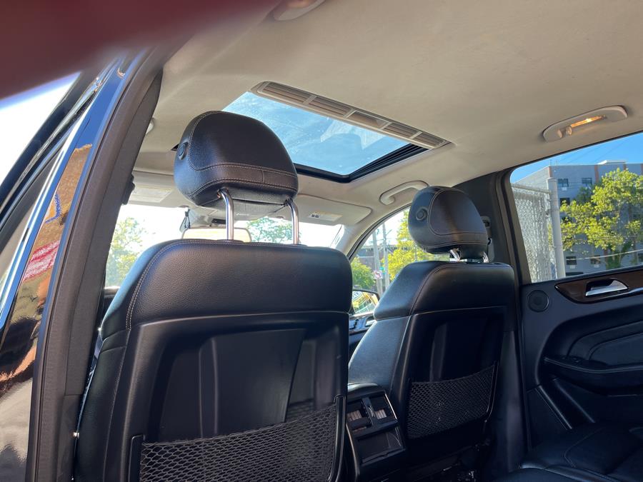 2015 Mercedes-Benz M-Class 4MATIC 4dr ML 350, available for sale in Bronx, New York | New York Motors Group Solutions LLC. Bronx, New York 2015 Mercedes-Benz M-Class 4MATIC 4dr ML 350, available for sale in Bronx, New York | New York Motors Group Solutions LLC. Bronx, New York