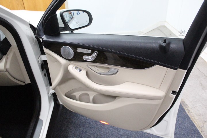 Used Mercedes-Benz GLC 4MATIC 4dr GLC300 2016 | New England Auto Sales LLC. Plainville, Connecticut Used Mercedes-Benz GLC 4MATIC 4dr GLC300 2016 | New England Auto Sales LLC. Plainville, Connecticut