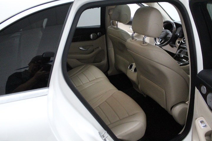 Used Mercedes-Benz GLC 4MATIC 4dr GLC300 2016 | New England Auto Sales LLC. Plainville, Connecticut Used Mercedes-Benz GLC 4MATIC 4dr GLC300 2016 | New England Auto Sales LLC. Plainville, Connecticut