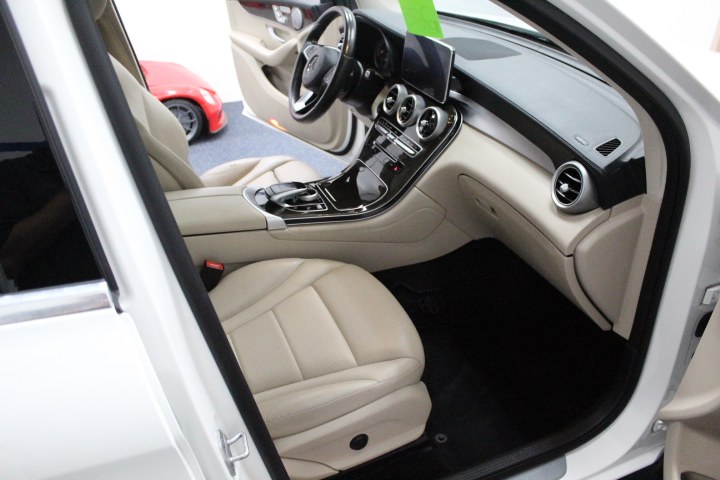 Used Mercedes-Benz GLC 4MATIC 4dr GLC300 2016 | New England Auto Sales LLC. Plainville, Connecticut Used Mercedes-Benz GLC 4MATIC 4dr GLC300 2016 | New England Auto Sales LLC. Plainville, Connecticut