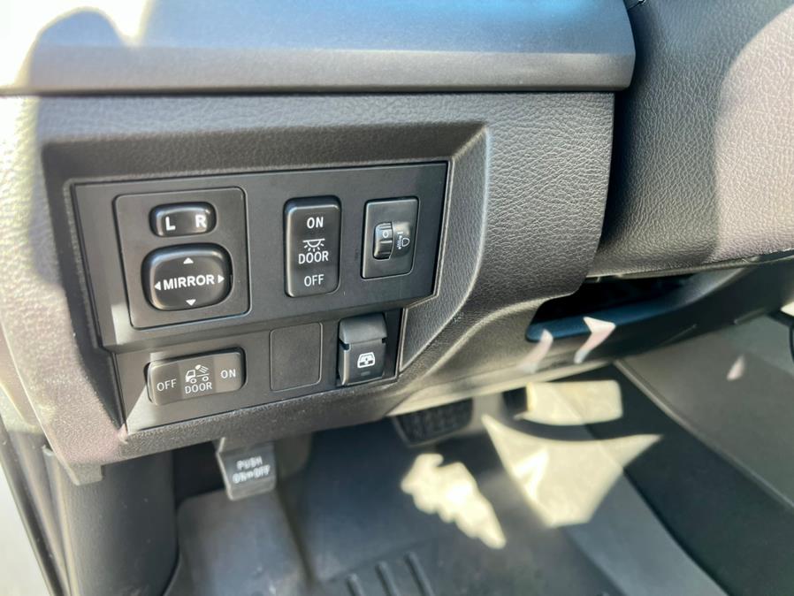 2016 Toyota Tundra 4WD Truck CrewMax 5.7L FFV V8 6-Spd AT SR5 (Natl), available for sale in Berlin, Connecticut | Tru Auto Mall. Berlin, Connecticut 2016 Toyota Tundra 4WD Truck CrewMax 5.7L FFV V8 6-Spd AT SR5 (Natl), available for sale in Berlin, Connecticut | Tru Auto Mall. Berlin, Connecticut