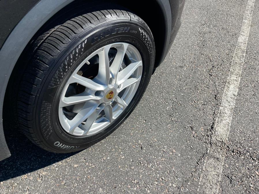 2016 Porsche Cayenne AWD 4dr, available for sale in South Windsor, Connecticut | Mike And Tony Auto Sales, Inc. South Windsor, Connecticut 2016 Porsche Cayenne AWD 4dr, available for sale in South Windsor, Connecticut | Mike And Tony Auto Sales, Inc. South Windsor, Connecticut