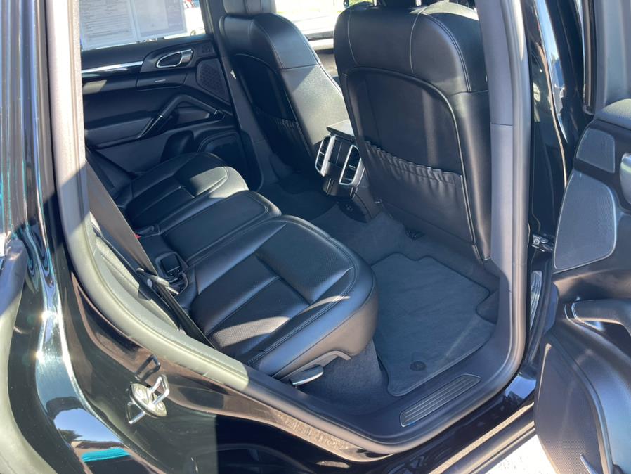 2016 Porsche Cayenne AWD 4dr, available for sale in South Windsor, Connecticut | Mike And Tony Auto Sales, Inc. South Windsor, Connecticut 2016 Porsche Cayenne AWD 4dr, available for sale in South Windsor, Connecticut | Mike And Tony Auto Sales, Inc. South Windsor, Connecticut