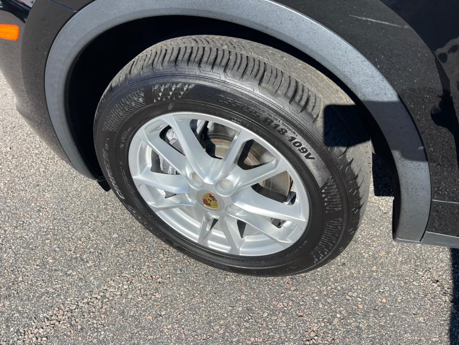 2016 Porsche Cayenne AWD 4dr, available for sale in South Windsor, Connecticut | Mike And Tony Auto Sales, Inc. South Windsor, Connecticut 2016 Porsche Cayenne AWD 4dr, available for sale in South Windsor, Connecticut | Mike And Tony Auto Sales, Inc. South Windsor, Connecticut