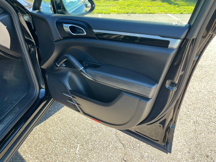2016 Porsche Cayenne AWD 4dr, available for sale in South Windsor, Connecticut | Mike And Tony Auto Sales, Inc. South Windsor, Connecticut 2016 Porsche Cayenne AWD 4dr, available for sale in South Windsor, Connecticut | Mike And Tony Auto Sales, Inc. South Windsor, Connecticut