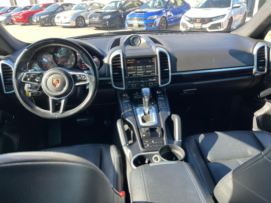 2016 Porsche Cayenne AWD 4dr, available for sale in South Windsor, Connecticut | Mike And Tony Auto Sales, Inc. South Windsor, Connecticut 2016 Porsche Cayenne AWD 4dr, available for sale in South Windsor, Connecticut | Mike And Tony Auto Sales, Inc. South Windsor, Connecticut