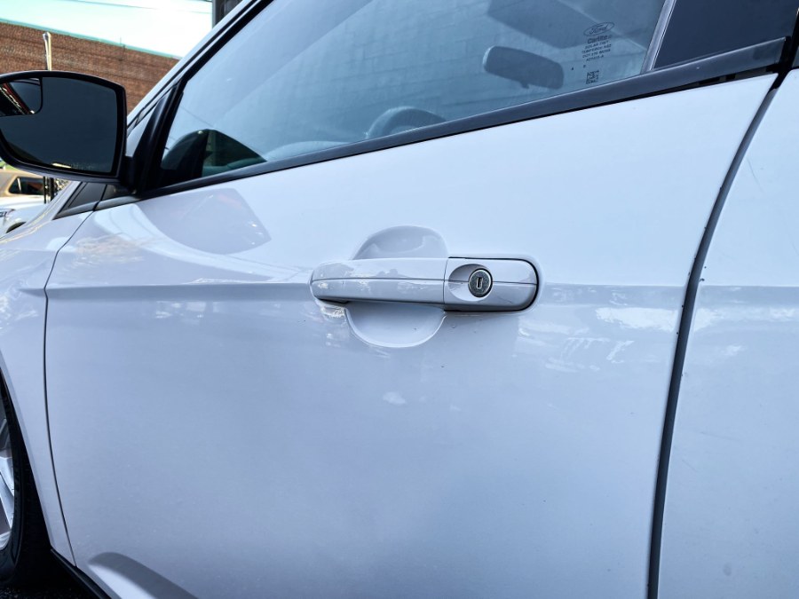 Used Ford Focus SE Sedan 2018 | RT Auto Center LLC. Newark, New Jersey Used Ford Focus SE Sedan 2018 | RT Auto Center LLC. Newark, New Jersey