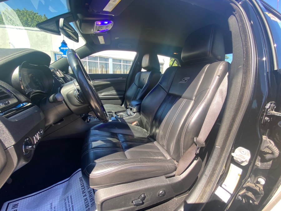 Used Chrysler 300 300S AWD 2019 | Wide World Inc. Brooklyn, New York Used Chrysler 300 300S AWD 2019 | Wide World Inc. Brooklyn, New York