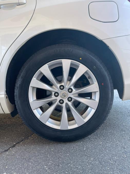 2013 Toyota Venza 4dr Wgn I4 AWD XLE (Natl), available for sale in New Britain, Connecticut | Supreme Automotive. New Britain, Connecticut 2013 Toyota Venza 4dr Wgn I4 AWD XLE (Natl), available for sale in New Britain, Connecticut | Supreme Automotive. New Britain, Connecticut