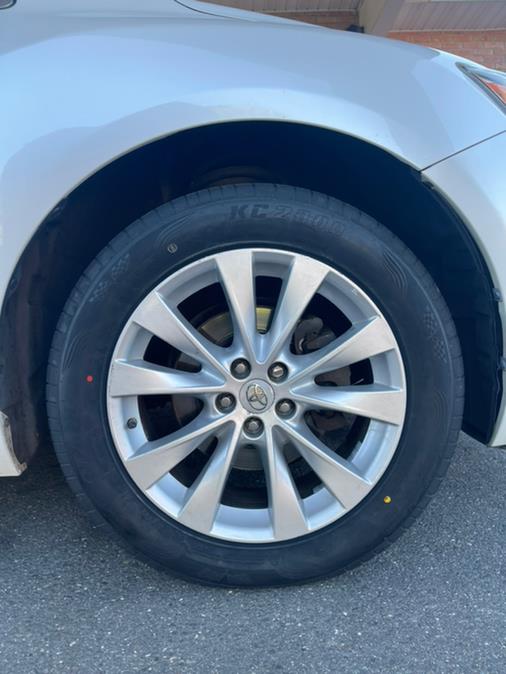 2013 Toyota Venza 4dr Wgn I4 AWD XLE (Natl), available for sale in New Britain, Connecticut | Supreme Automotive. New Britain, Connecticut 2013 Toyota Venza 4dr Wgn I4 AWD XLE (Natl), available for sale in New Britain, Connecticut | Supreme Automotive. New Britain, Connecticut