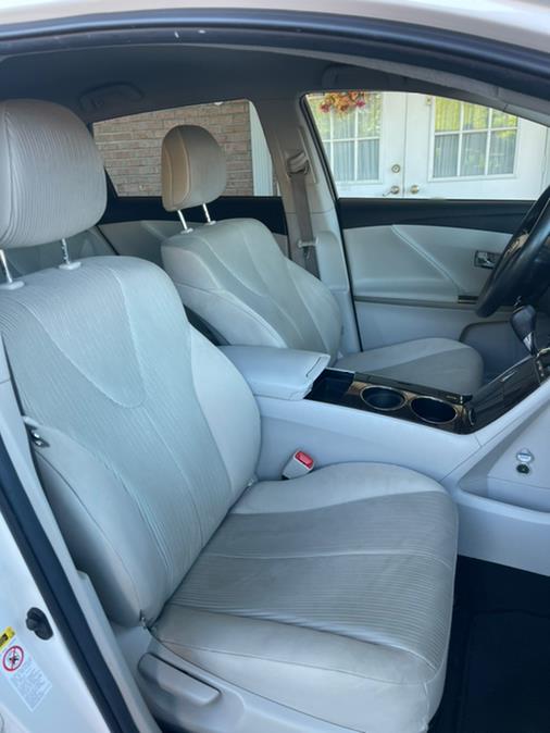 2013 Toyota Venza 4dr Wgn I4 AWD XLE (Natl), available for sale in New Britain, Connecticut | Supreme Automotive. New Britain, Connecticut 2013 Toyota Venza 4dr Wgn I4 AWD XLE (Natl), available for sale in New Britain, Connecticut | Supreme Automotive. New Britain, Connecticut