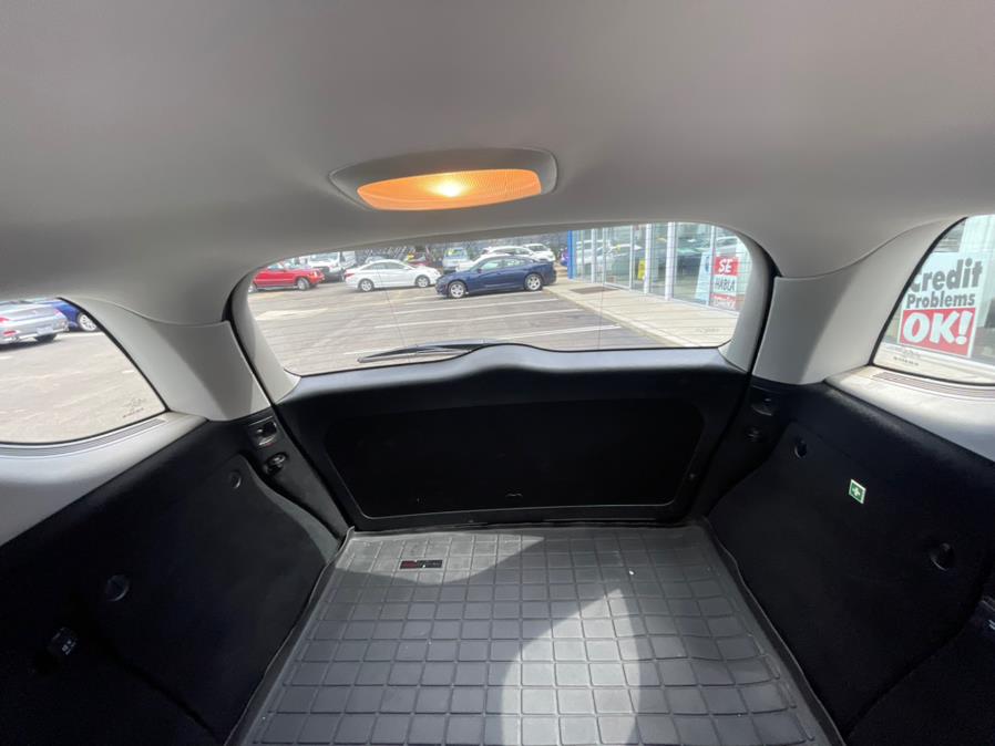 2011 Mercedes-Benz ML350 LOW MILES!!!, available for sale in Elmont, New York | Sunrise of Elmont. Elmont, New York 2011 Mercedes-Benz ML350 LOW MILES!!!, available for sale in Elmont, New York | Sunrise of Elmont. Elmont, New York