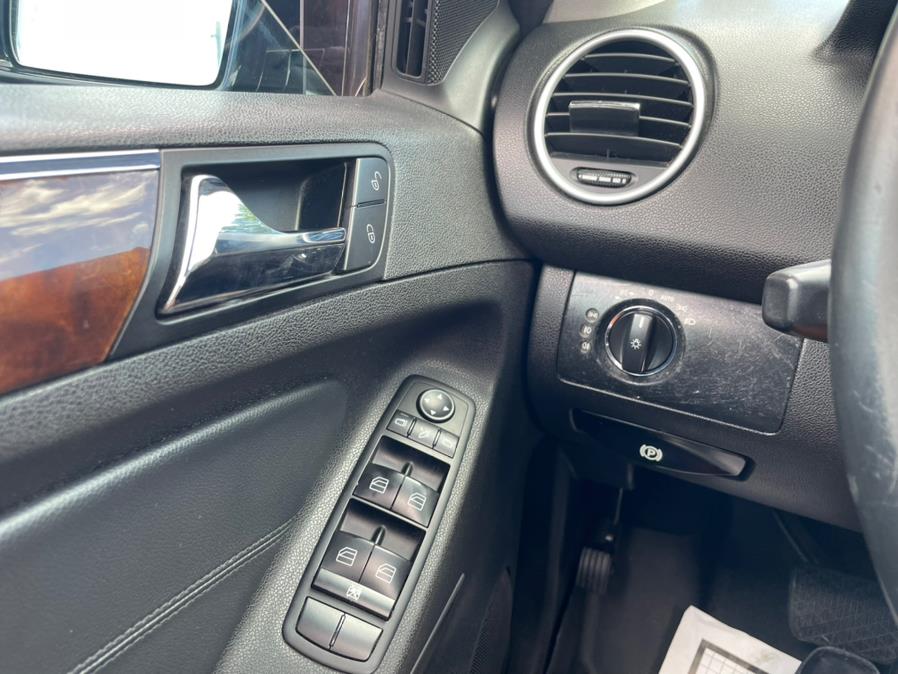 2011 Mercedes-Benz ML350 LOW MILES!!!, available for sale in Elmont, New York | Sunrise of Elmont. Elmont, New York 2011 Mercedes-Benz ML350 LOW MILES!!!, available for sale in Elmont, New York | Sunrise of Elmont. Elmont, New York