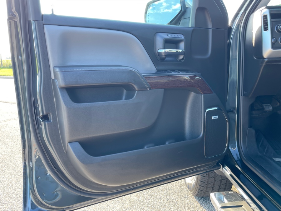 Used GMC Sierra 1500 4WD Crew Cab 143.5" SLT 2017 | Geneva Motor Cars. Darien, Wisconsin Used GMC Sierra 1500 4WD Crew Cab 143.5" SLT 2017 | Geneva Motor Cars. Darien, Wisconsin