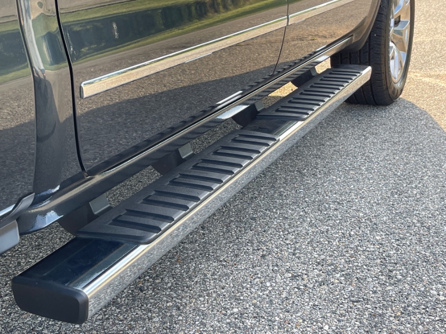 Used GMC Sierra 1500 4WD Crew Cab 143.5" SLT 2017 | Geneva Motor Cars. Darien, Wisconsin Used GMC Sierra 1500 4WD Crew Cab 143.5" SLT 2017 | Geneva Motor Cars. Darien, Wisconsin