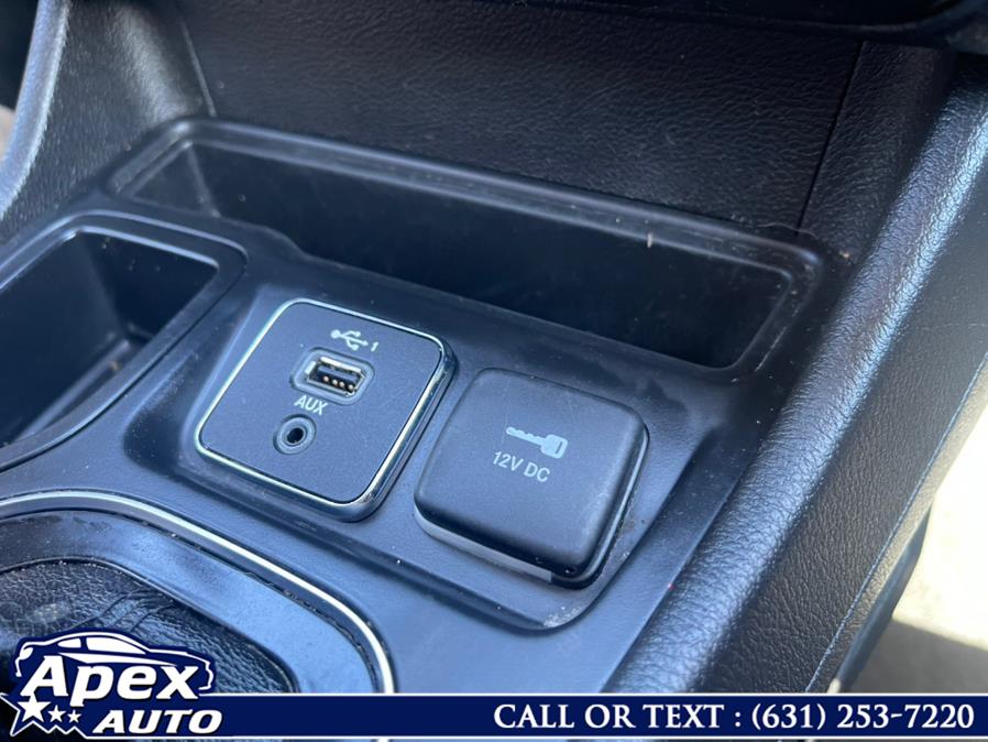 2020 Jeep Cherokee Limited FWD, available for sale in Selden, New York | Apex Auto. Selden, New York 2020 Jeep Cherokee Limited FWD, available for sale in Selden, New York | Apex Auto. Selden, New York