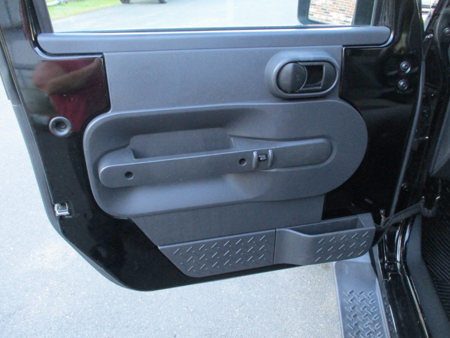 2010 Jeep Wrangler Unlimited 4WD 4dr Sahara, available for sale in Suffield, Connecticut | Suffield Auto LLC. Suffield, Connecticut 2010 Jeep Wrangler Unlimited 4WD 4dr Sahara, available for sale in Suffield, Connecticut | Suffield Auto LLC. Suffield, Connecticut