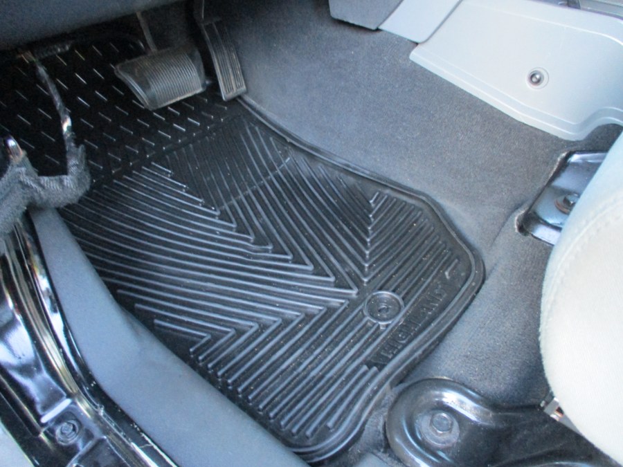 2010 Jeep Wrangler Unlimited 4WD 4dr Sahara, available for sale in Suffield, Connecticut | Suffield Auto LLC. Suffield, Connecticut 2010 Jeep Wrangler Unlimited 4WD 4dr Sahara, available for sale in Suffield, Connecticut | Suffield Auto LLC. Suffield, Connecticut
