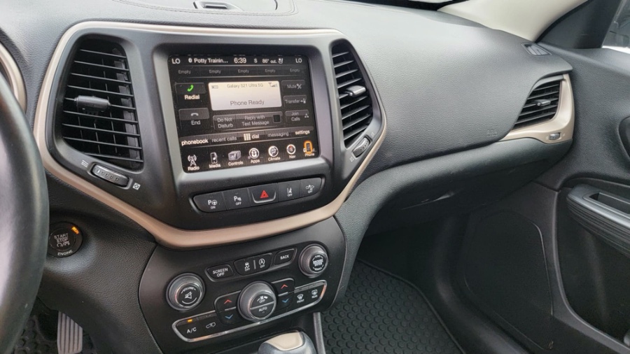 2015 Jeep Cherokee 4WD 4dr Limited, available for sale in Milford, Connecticut | Adonai Auto Sales LLC. Milford, Connecticut 2015 Jeep Cherokee 4WD 4dr Limited, available for sale in Milford, Connecticut | Adonai Auto Sales LLC. Milford, Connecticut