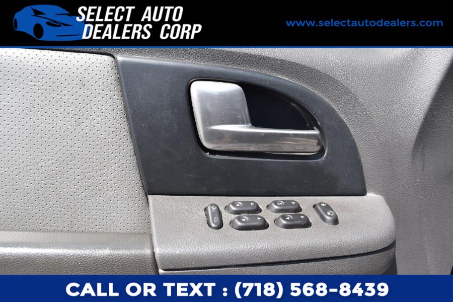 2003 Ford Expedition 4.6L XLT Popular 4WD, available for sale in Brooklyn, New York | Select Auto Dealers Corp. Brooklyn, New York 2003 Ford Expedition 4.6L XLT Popular 4WD, available for sale in Brooklyn, New York | Select Auto Dealers Corp. Brooklyn, New York