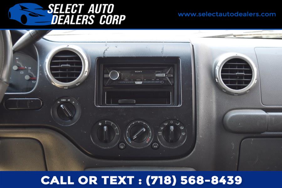 2003 Ford Expedition 4.6L XLT Popular 4WD, available for sale in Brooklyn, New York | Select Auto Dealers Corp. Brooklyn, New York 2003 Ford Expedition 4.6L XLT Popular 4WD, available for sale in Brooklyn, New York | Select Auto Dealers Corp. Brooklyn, New York