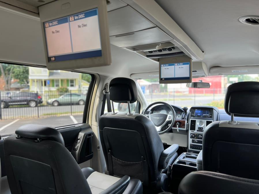 Used Chrysler Town & Country 4dr Wgn Touring Plus 2010 | Jordan Auto Sales. Springfield, Massachusetts Used Chrysler Town & Country 4dr Wgn Touring Plus 2010 | Jordan Auto Sales. Springfield, Massachusetts