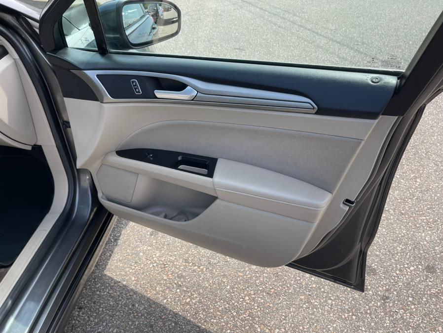 2017 Ford Fusion SE FWD, available for sale in South Windsor, Connecticut | Mike And Tony Auto Sales, Inc. South Windsor, Connecticut 2017 Ford Fusion SE FWD, available for sale in South Windsor, Connecticut | Mike And Tony Auto Sales, Inc. South Windsor, Connecticut