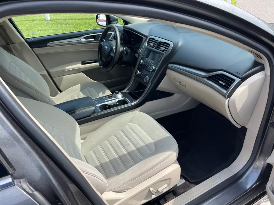 2017 Ford Fusion SE FWD, available for sale in South Windsor, Connecticut | Mike And Tony Auto Sales, Inc. South Windsor, Connecticut 2017 Ford Fusion SE FWD, available for sale in South Windsor, Connecticut | Mike And Tony Auto Sales, Inc. South Windsor, Connecticut