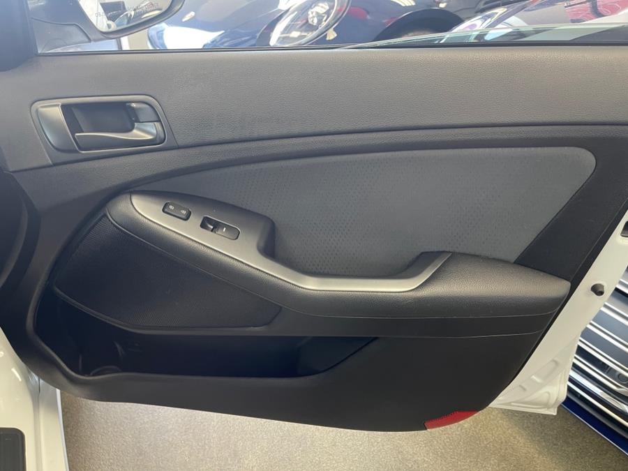 2015 Kia Optima 4dr Sdn LX, available for sale in Inwood, New York | 5 Towns Drive. Inwood, New York 2015 Kia Optima 4dr Sdn LX, available for sale in Inwood, New York | 5 Towns Drive. Inwood, New York