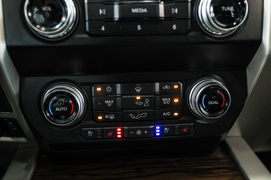 2019 Ford F-150 LARIAT 4WD SuperCrew 6.5'' Box, available for sale in ELMONT, New York | 26 Motors Long Island. ELMONT, New York 2019 Ford F-150 LARIAT 4WD SuperCrew 6.5'' Box, available for sale in ELMONT, New York | 26 Motors Long Island. ELMONT, New York