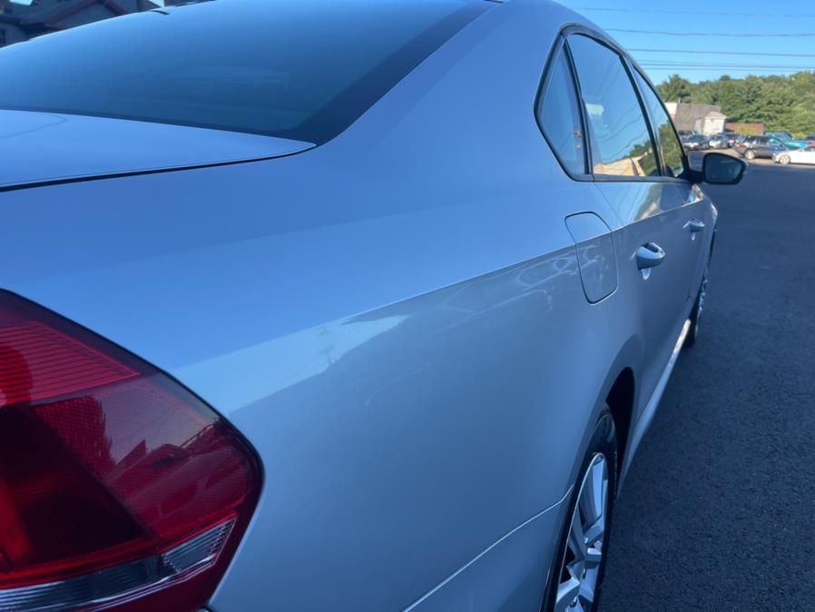 Used Volkswagen Passat 4dr Sdn 2.5L Auto S w/Appearance PZEV 2012 | House of Cars LLC. Waterbury, Connecticut