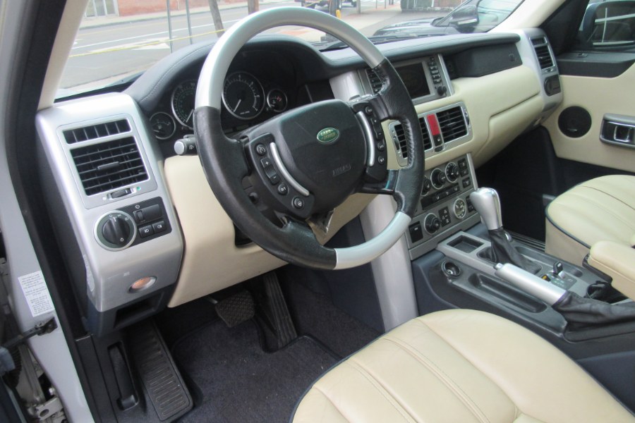 2004 Land Rover Range Rover 4dr Wgn HSE, available for sale in Shelton, Connecticut | Center Motorsports LLC. Shelton, Connecticut 2004 Land Rover Range Rover 4dr Wgn HSE, available for sale in Shelton, Connecticut | Center Motorsports LLC. Shelton, Connecticut