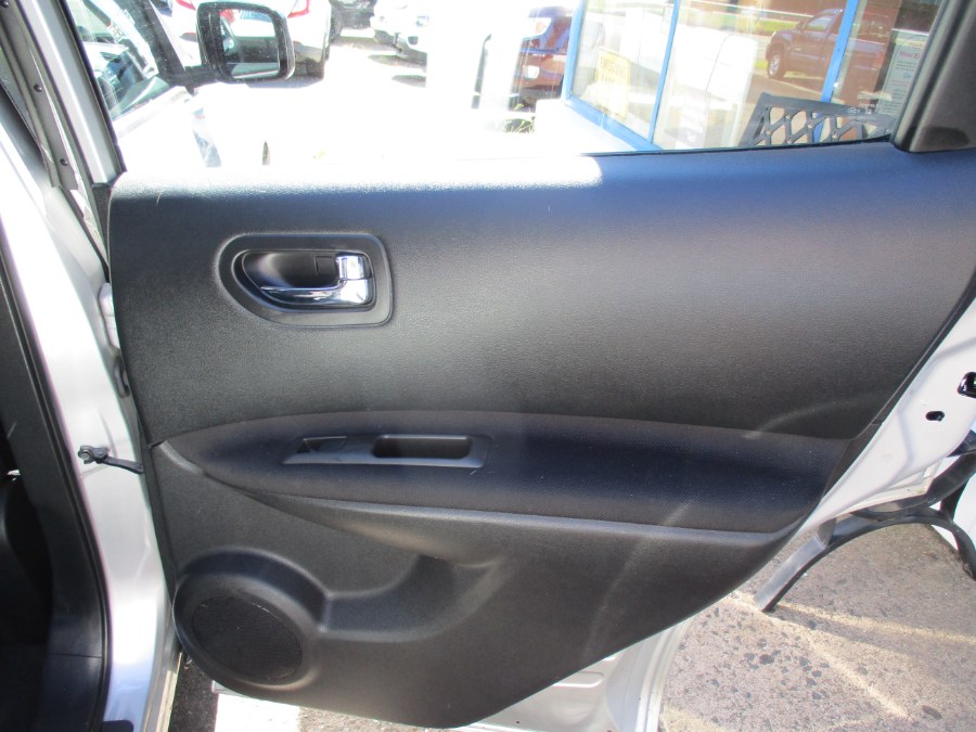 2015 Nissan Rogue Select S, available for sale in Meriden, Connecticut | Cos Central Auto. Meriden, Connecticut 2015 Nissan Rogue Select S, available for sale in Meriden, Connecticut | Cos Central Auto. Meriden, Connecticut