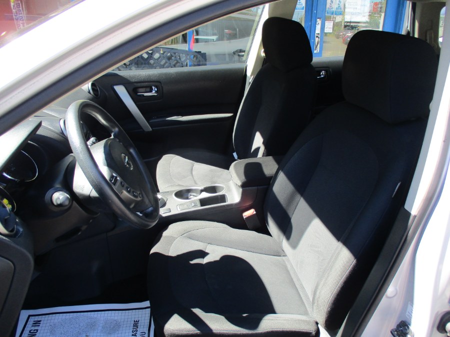 2015 Nissan Rogue Select S, available for sale in Meriden, Connecticut | Cos Central Auto. Meriden, Connecticut 2015 Nissan Rogue Select S, available for sale in Meriden, Connecticut | Cos Central Auto. Meriden, Connecticut