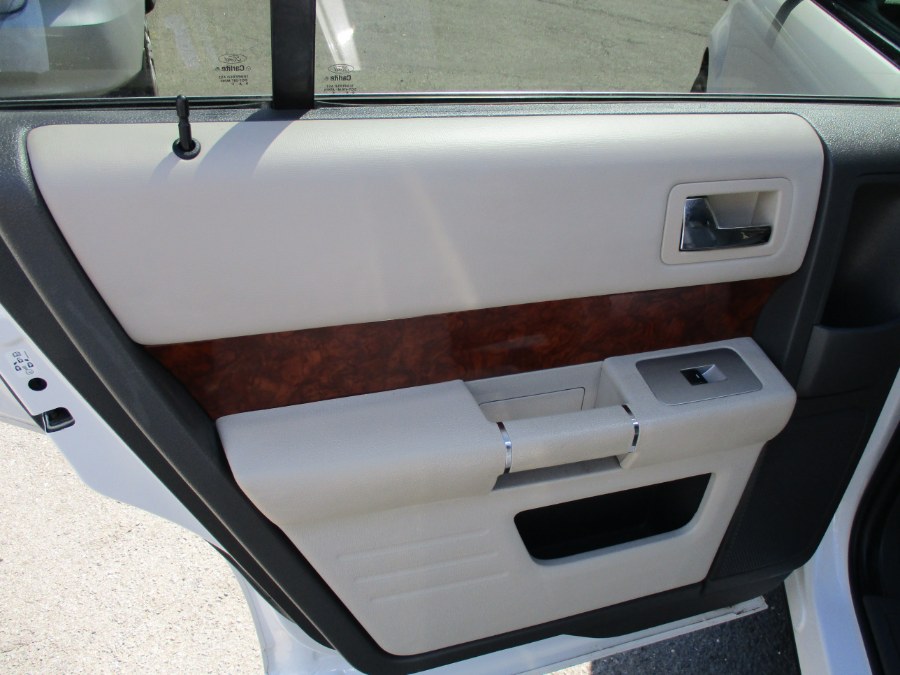 2010 Ford Flex 4dr Limited AWD w/Ecoboost, available for sale in Meriden, Connecticut | Cos Central Auto. Meriden, Connecticut 2010 Ford Flex 4dr Limited AWD w/Ecoboost, available for sale in Meriden, Connecticut | Cos Central Auto. Meriden, Connecticut