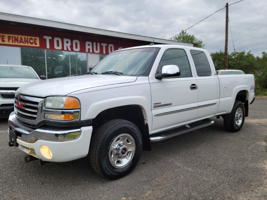 2004 GMC Sierra 2500HD 6.6 Duramax Diesel 4WD SLE Extended W/Leather, available for sale in East Windsor, Connecticut | Toro Auto. East Windsor, Connecticut