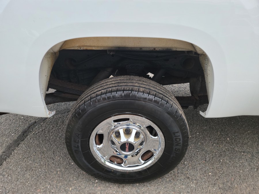 2011 GMC Sierra 2500HD 4WD Reg Cab 133.7" Work Truck, available for sale in East Windsor, Connecticut | Toro Auto. East Windsor, Connecticut 2011 GMC Sierra 2500HD 4WD Reg Cab 133.7" Work Truck, available for sale in East Windsor, Connecticut | Toro Auto. East Windsor, Connecticut