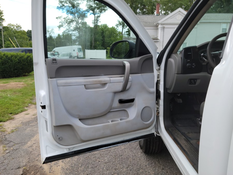 2011 GMC Sierra 2500HD 4WD Reg Cab 133.7" Work Truck, available for sale in East Windsor, Connecticut | Toro Auto. East Windsor, Connecticut 2011 GMC Sierra 2500HD 4WD Reg Cab 133.7" Work Truck, available for sale in East Windsor, Connecticut | Toro Auto. East Windsor, Connecticut