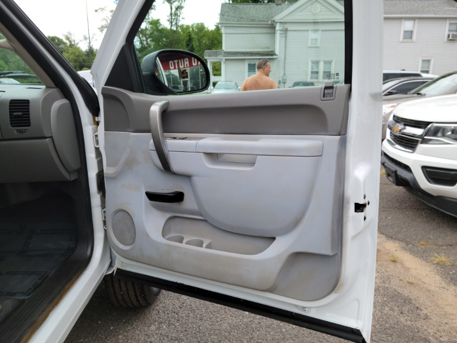 2011 GMC Sierra 2500HD 4WD Reg Cab 133.7" Work Truck, available for sale in East Windsor, Connecticut | Toro Auto. East Windsor, Connecticut 2011 GMC Sierra 2500HD 4WD Reg Cab 133.7" Work Truck, available for sale in East Windsor, Connecticut | Toro Auto. East Windsor, Connecticut